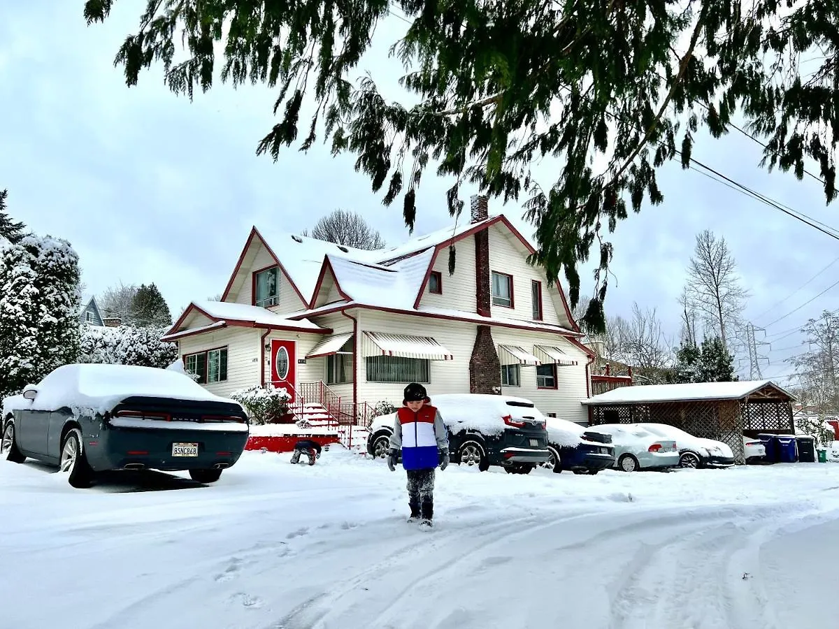 Seattle Airport Cozy Stay: Shared Comfort, Prime Location Homestay