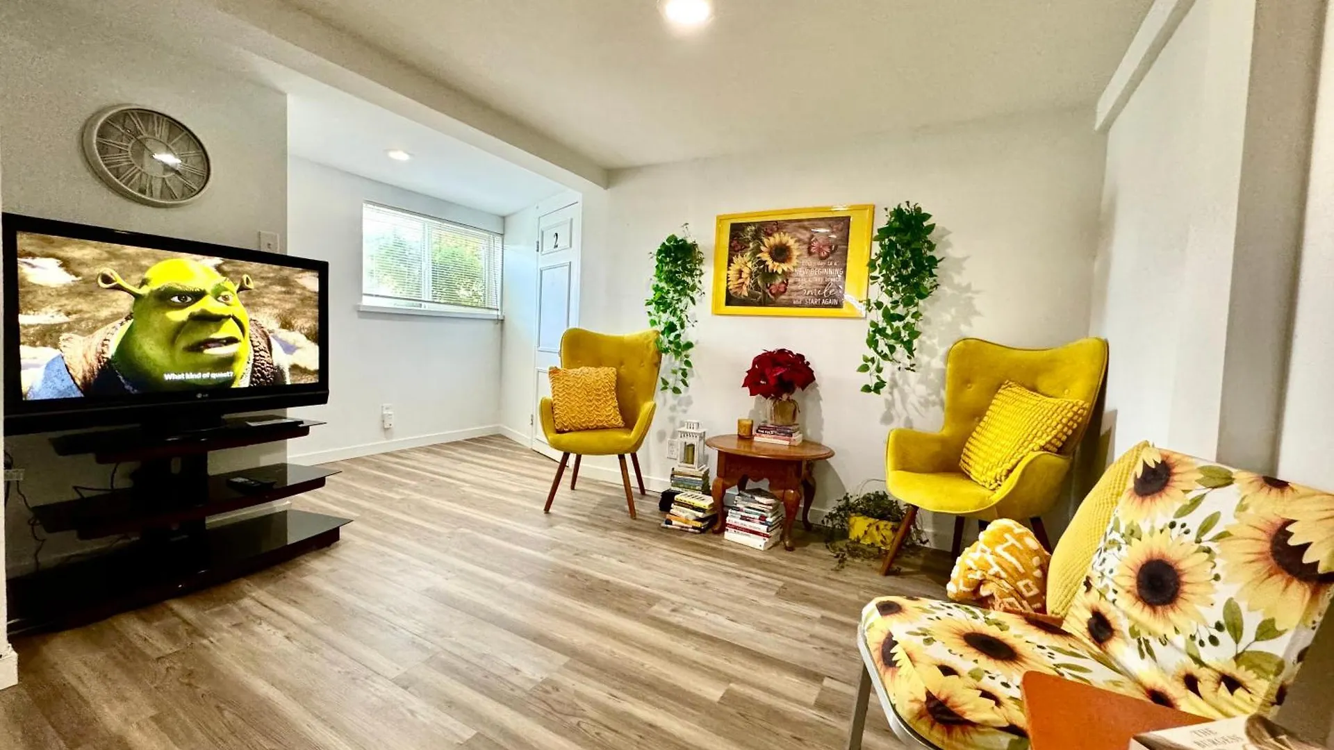 Homestay Seattle Airport Cozy Stay: Shared Comfort, Prime Location