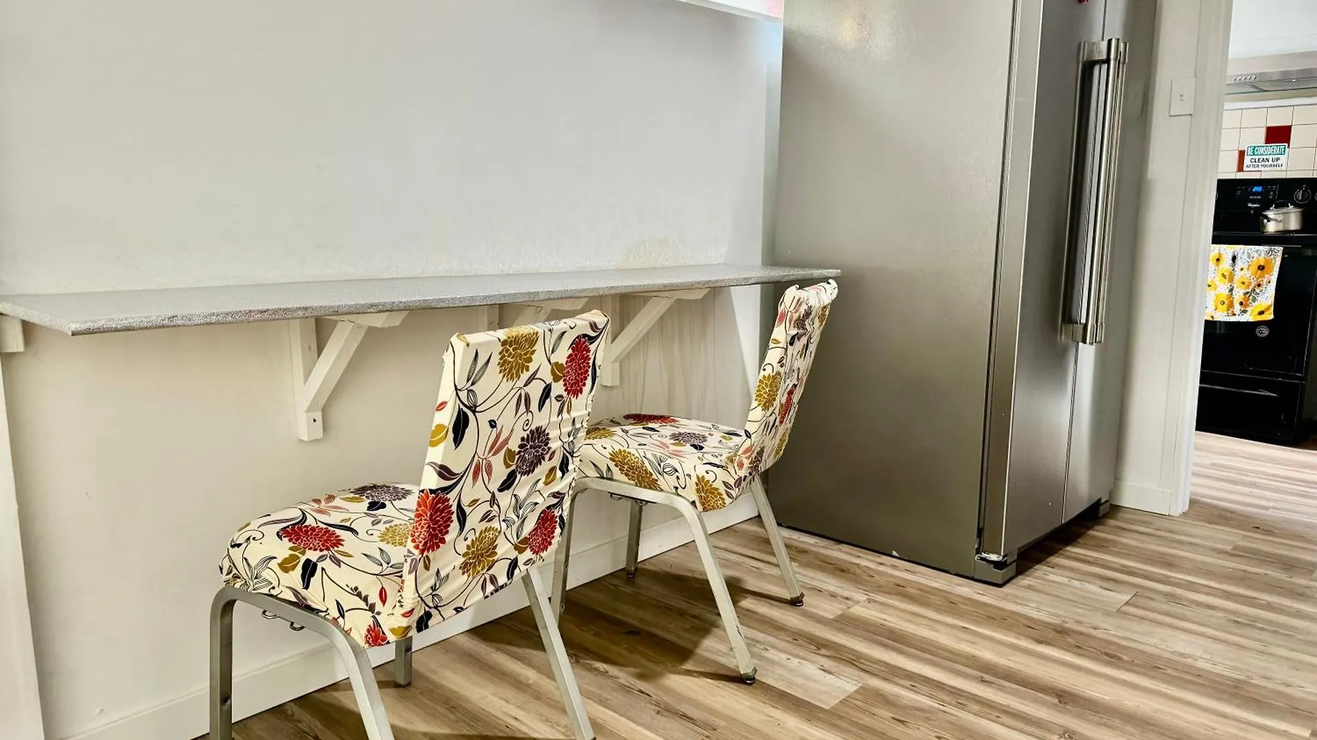 Seattle Airport Cozy Stay: Shared Comfort, Prime Location United States