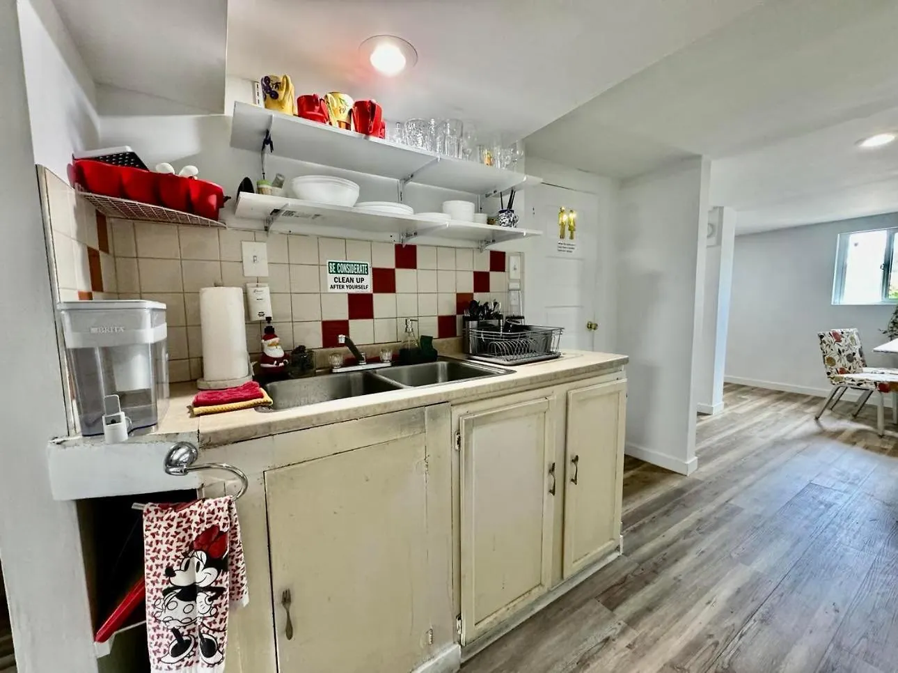 Homestay Seattle Airport Cozy Stay: Shared Comfort, Prime Location