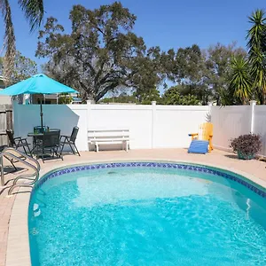 License To Chill - Heated Pool, Indian Rocks Beach, Play Holiday home Largo